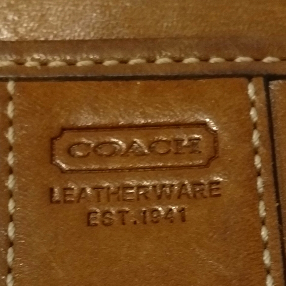 Coach Accessories - Coach LeatherWare Keychain Cardholder